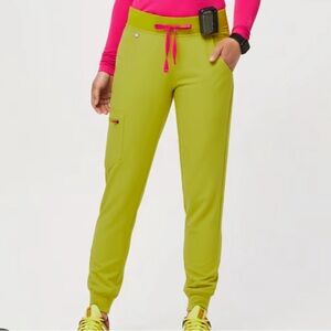 FIGS Zamora Joggers Limeade